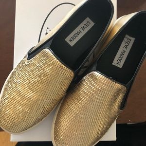 Steve Madden Eccentrq Gold Slip On 6.5